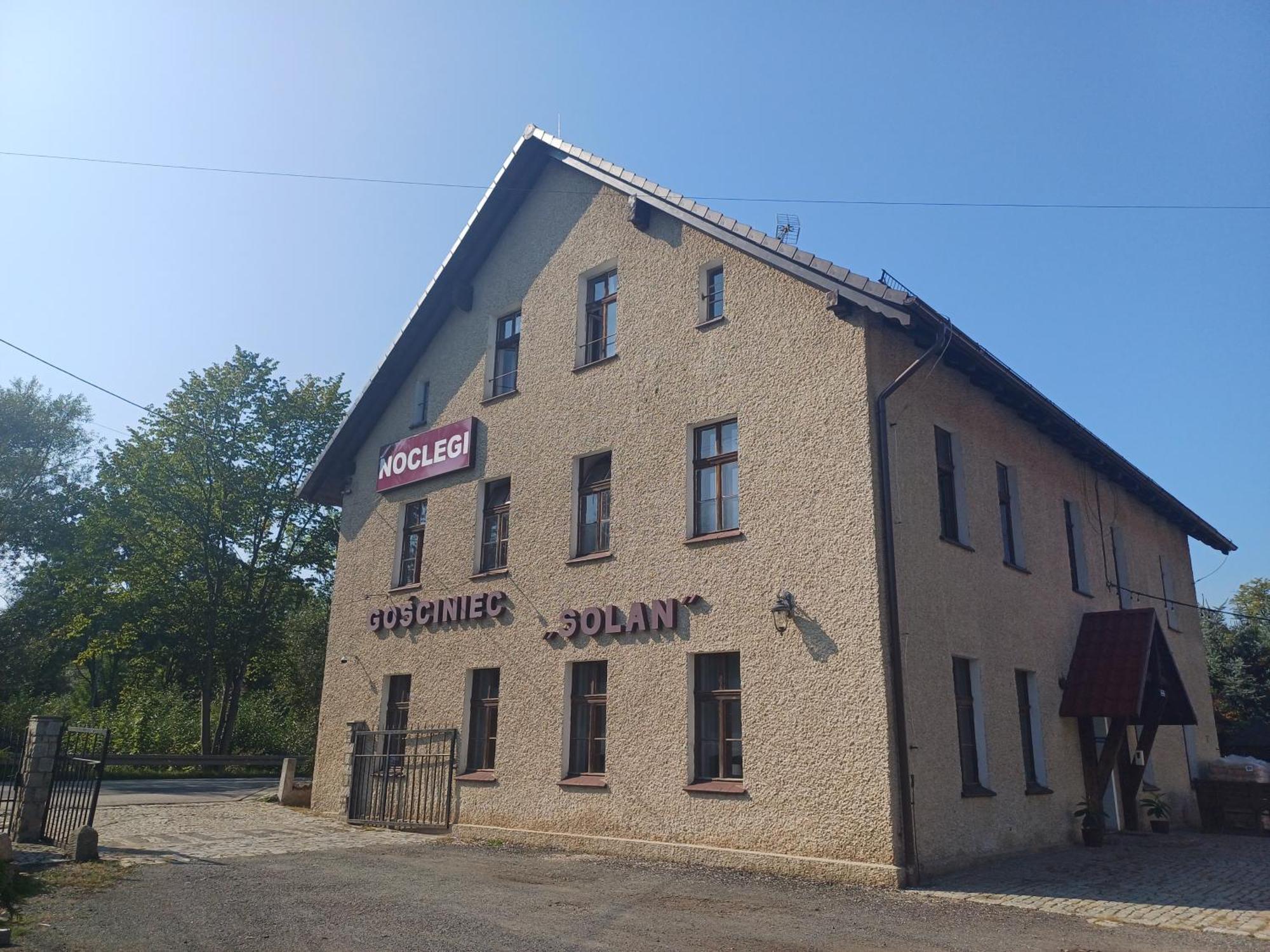 Gosciniec Solan Hotel Jeleniow Exterior photo